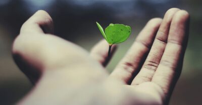 Correduría especializada en seguros de salud en España para residentes internacionales